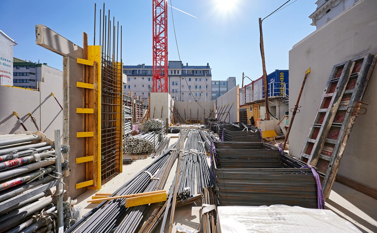 viel Baumaterial wird verarbeitet